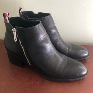 Tommy Hilfiger Black ankle boots (comes with box)